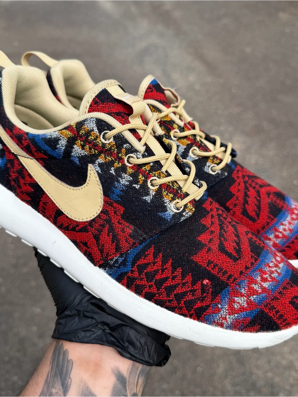 Rare 2013 Nike Roshe Nike ID x Pendleton Aztec Pattern 641839-992 Size 9 Mens